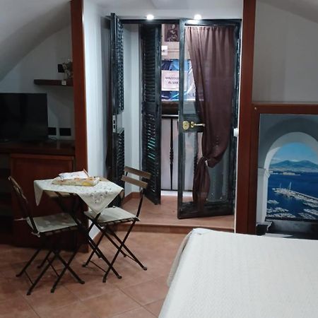 Home In Love: Balconcino Spaccanapoli Exterior foto